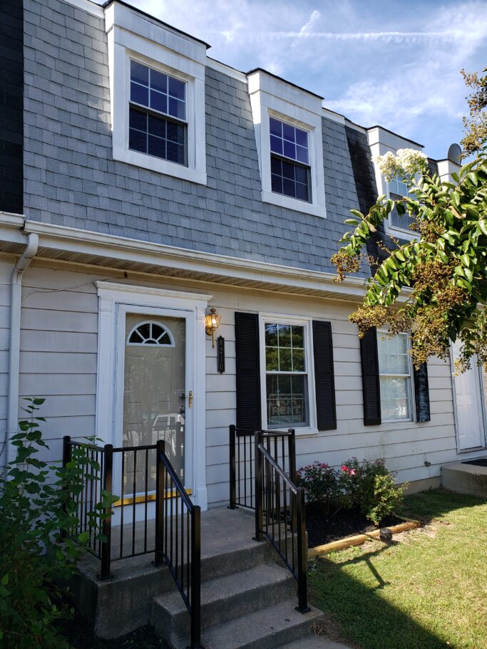 8210 Dunfield Front